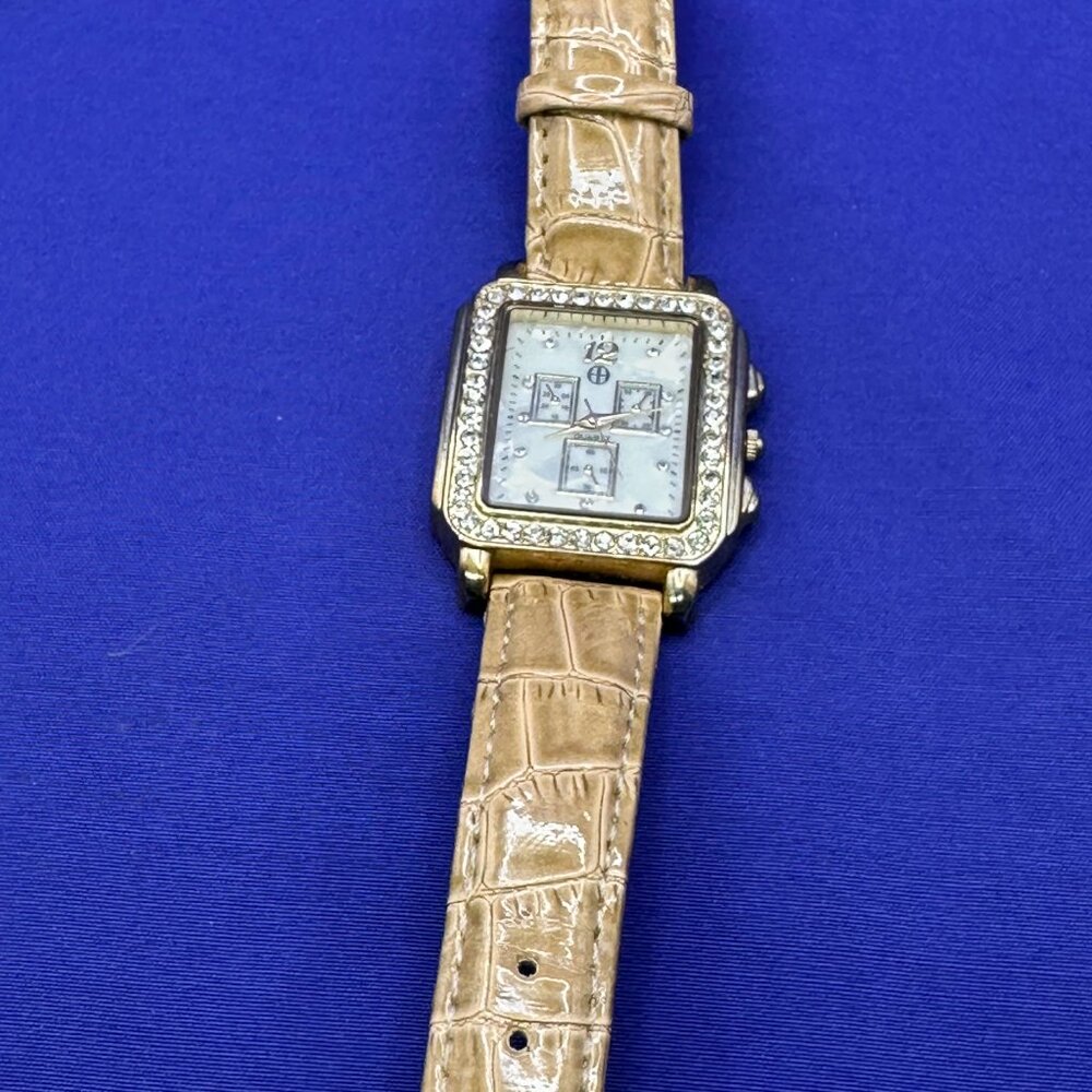 HH Women’s Analog Quartz Watch Crystal Accents. Fresh Battery - Picture 10 of 12